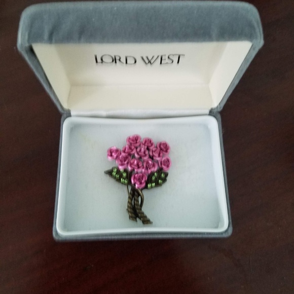 Vintage valentines Rose bouquet Brooch - Picture 2 of 4